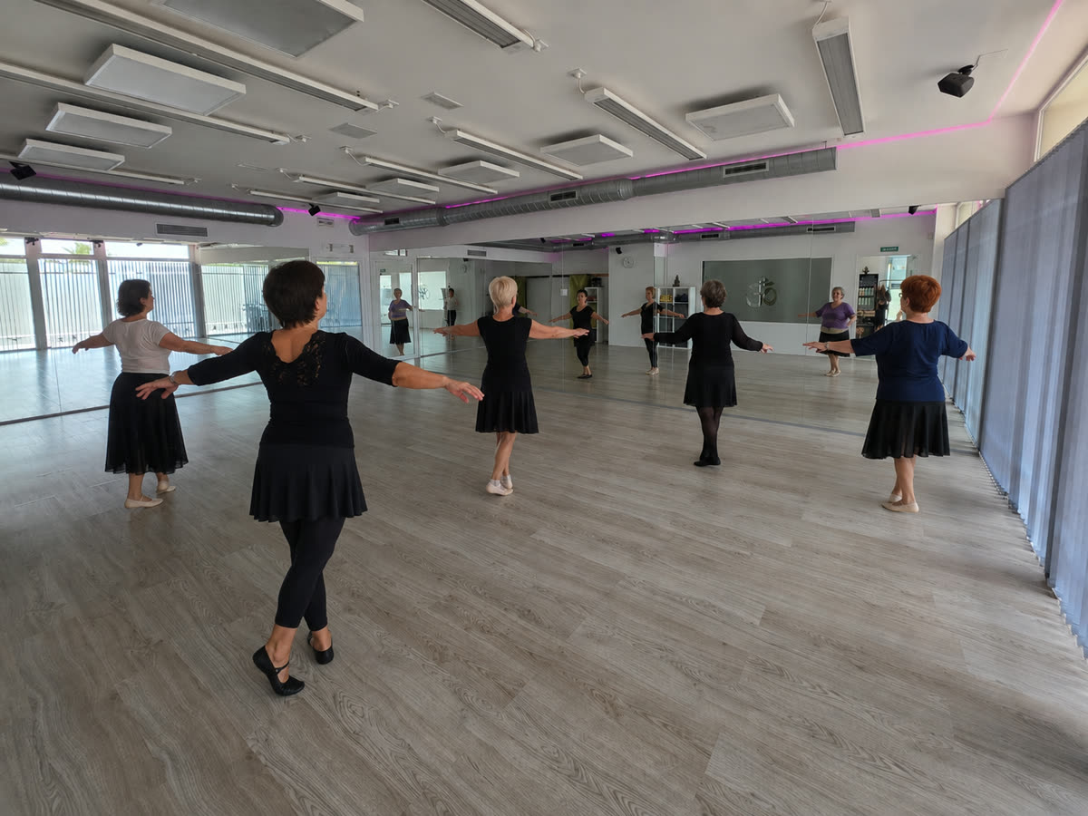 Adult ballet — class in the studio